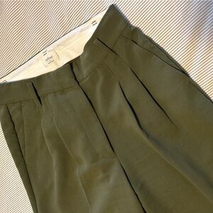 Aritzia Wilfred Effortless Pant (1st Gen) Olive Green